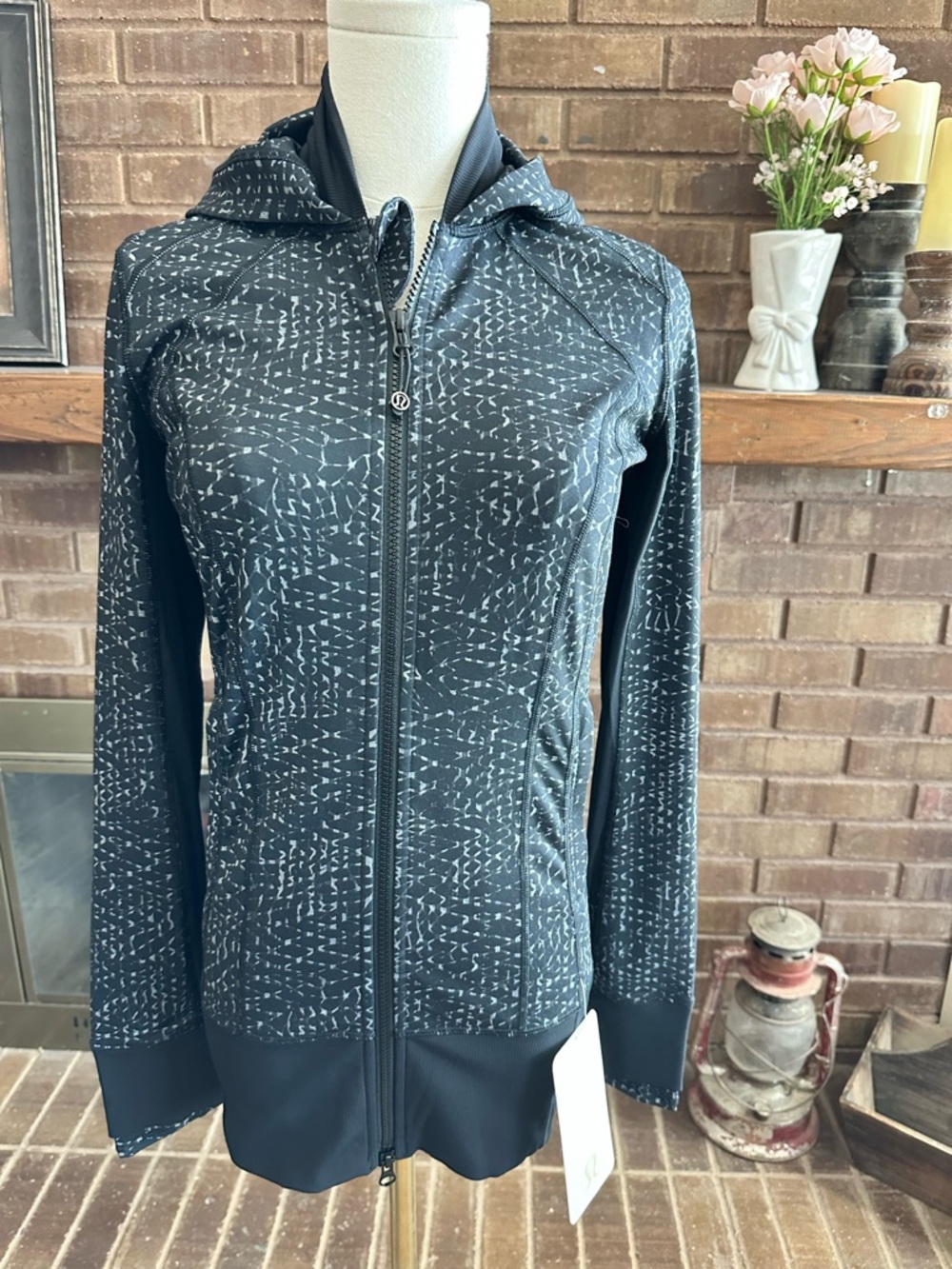 Lululemon Daily Practice Jacket Samba Snake Battleship Black 4 NWT